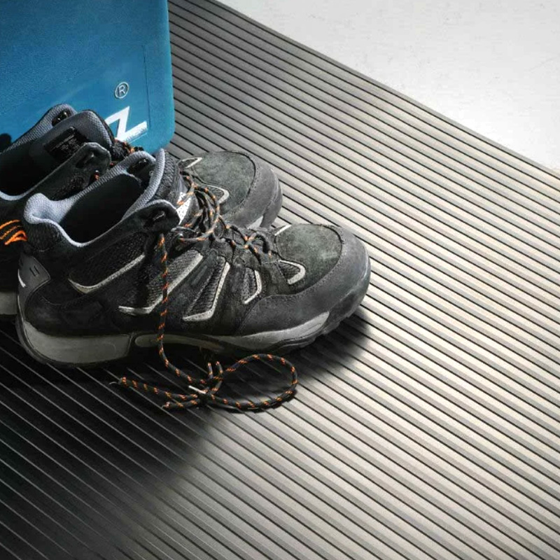 প্রশস্ত পাঁজরযুক্ত রাবার মাদুর